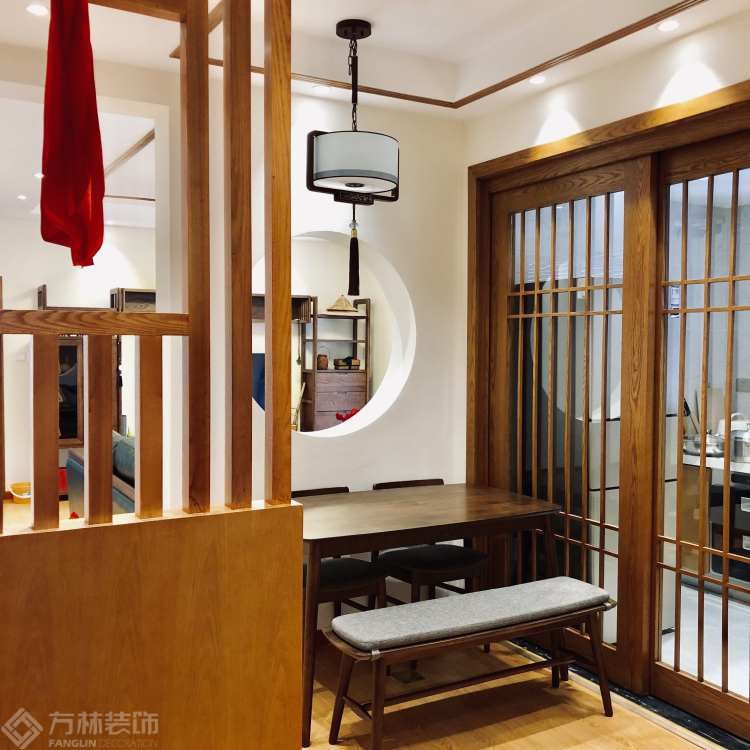 新中式客餐廳隔斷墻開圓，空間層次感更強(qiáng)-餐廳